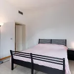 Spacious شقة